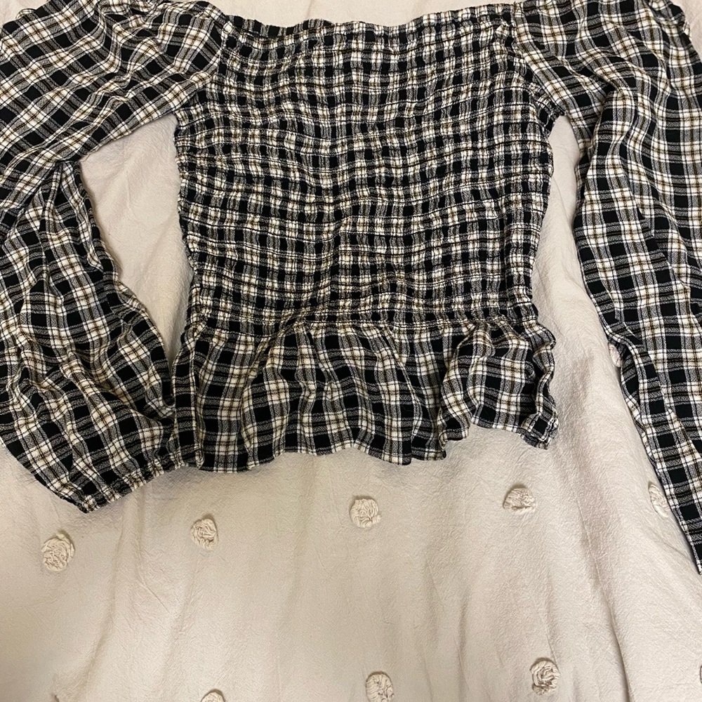 Hollister top